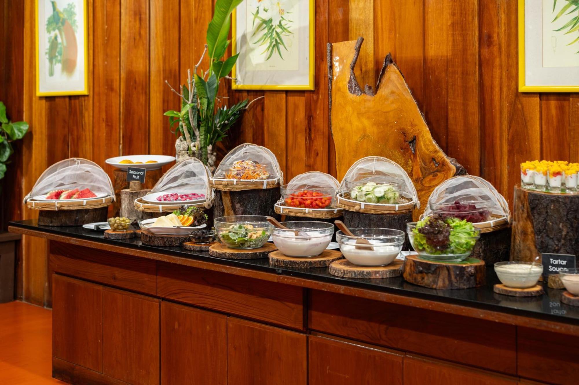 반 크라팅 푸켓 리조트  Nai Harn 외부 사진